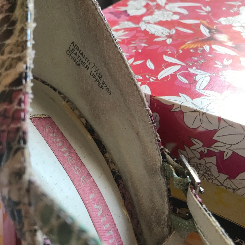 CHINESE LAUNDRY MULTI-COLORED ASHANTI HEELS - Picture 7 of 8